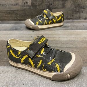 Keen toddler Boys Shoes Lizard Print Shoes Size 12